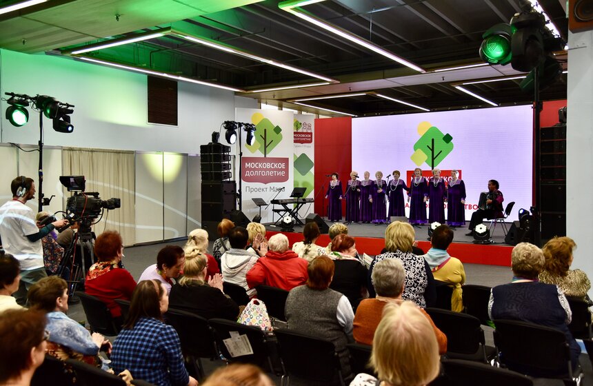 Среди ведущих мероприятий будут народный художник России Александр Рукавишников, народный артист Владимир Девятов, двукратная олимпийская чемпионка по легкой атлетике Светлана Мастеркова, телеведущая Арина Шарапова, президент Российского танцевального союза Станислав Попов и стилист Дмитрий Винокуров