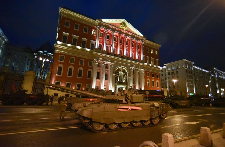 По центру столицы прошли и новинки прошлого парада