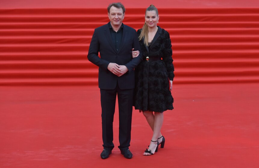 Актер Марат Башаров с женой Екатериной Шевырковой