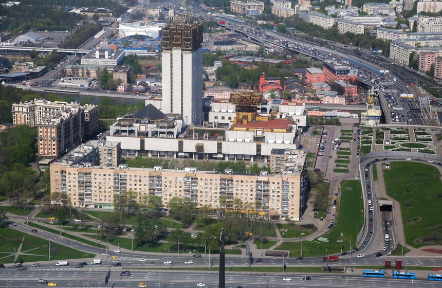 Всего на параде задействовано восемь аэродромов в Московской, Тверской, Саратовской, Калужской, Воронежской, Липецкой, Нижегородской областях
