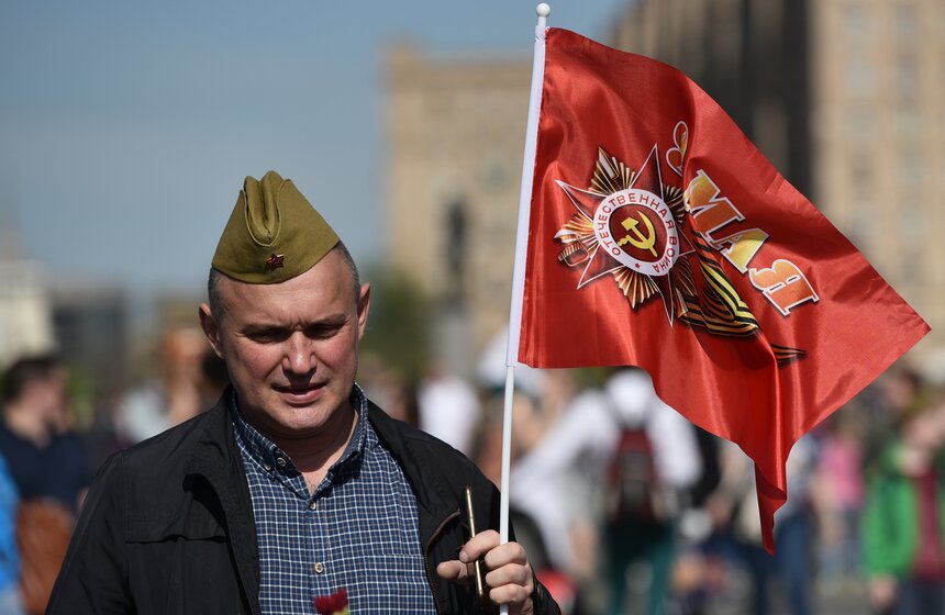 А сегодня в 22:00 в Парке Победы прогремит традиционный праздничный салют