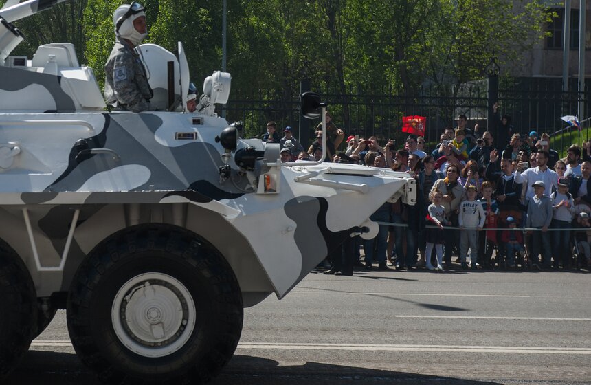 Создание специальной арктической версии "Тора" продиктовано суровыми условиями Заполярья, поскольку машинам там требуется шасси, способное преодолеть глубокий снег.