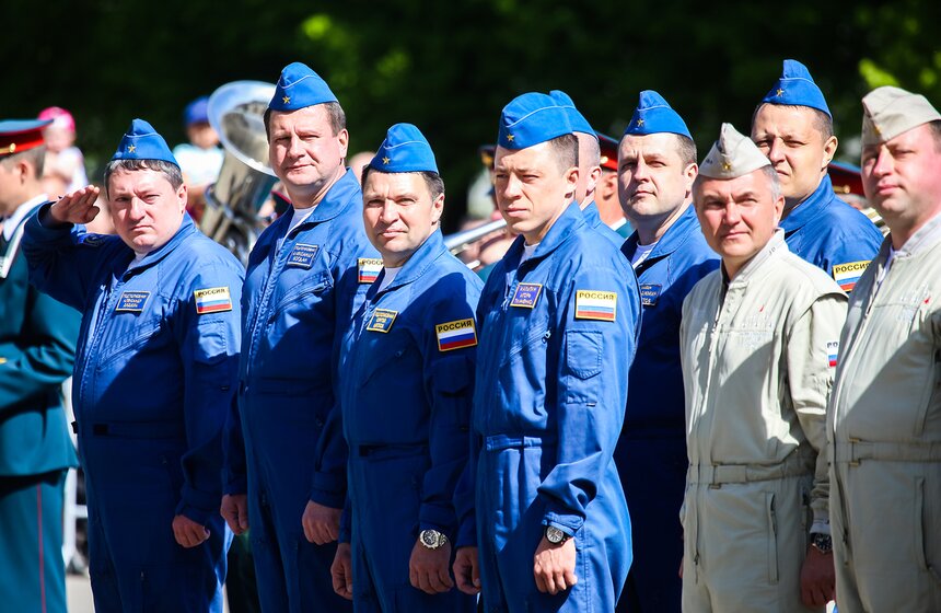 Торжественное построение предваряло начало летной программы