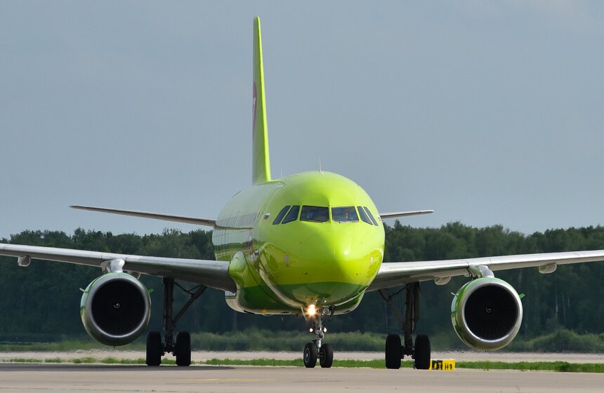 Так как близко к самолетам подходить нельзя, без хорошей оптики споттерам не обойтись