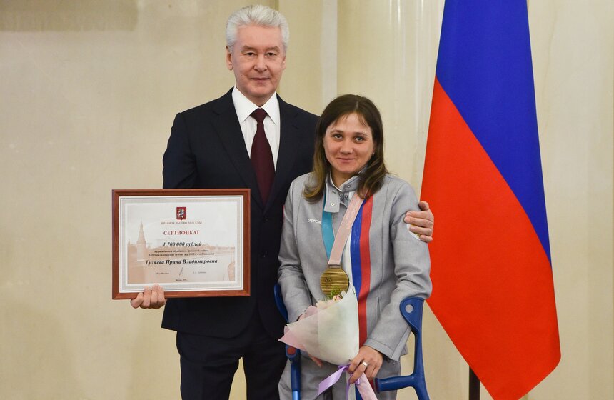 Бронзовым призером в биатлоне на десять километров сидя стала Ирина Гуляева