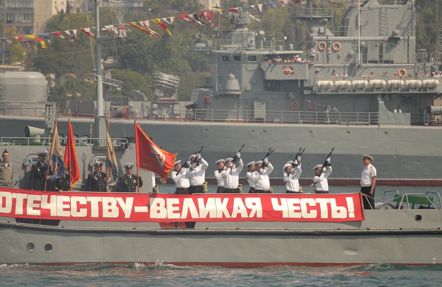 Президент России поздравил моряков с Днем ВМФ 12 фото