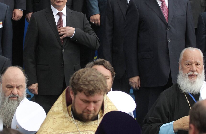 Путин принял участие в праздновании 1025-летия Крещения Руси 12 фото