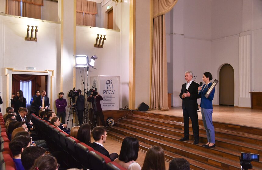 Для успешного развития города необходимо развивать около полутора десятков различных направлений, среди которых здравоохранение, образование, культура, общественные пространства и транспорт