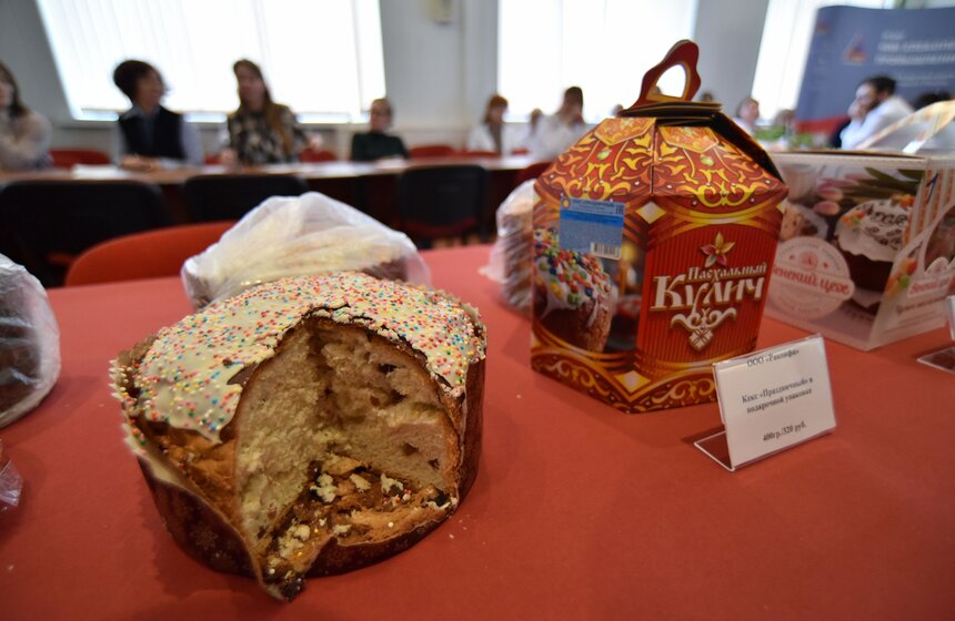 Самым "верным традициям" стал кулич пасхальный "Бабушкин рецепт" ("Мяснов-77"). Вторым стал кулич "Медведковский" хлебокомбината "Пеко". Бронзу поделили два претендента: кулич "Майский" (БКК "Коломенский") и Пасхальный кулич ("Щелковохлеб").