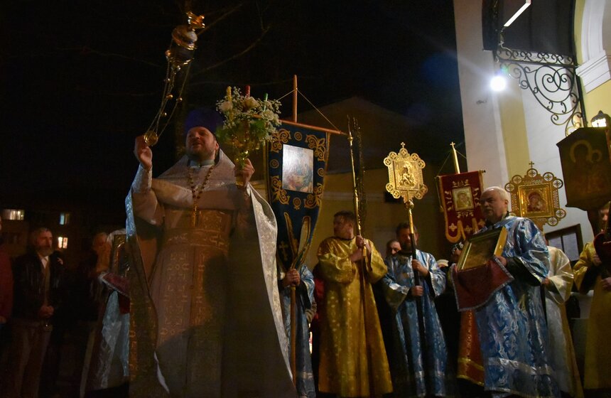 В 2009 году список новгородской иконы "Знамение" доставили на российский космический корабль "Союз ТМА-16". Икона облетела Землю 176 раз с 30 сентября по 11 октября – это путешествие тоже объявили крестным ходом.