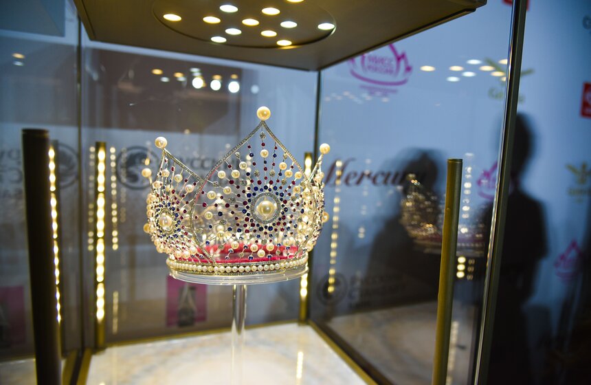 Украшения ювелирной компании Mercury выполнены в классическом дизайне и вдохновлены природной красотой драгоценных камней – бриллиантов, рубинов, сапфиров и изумрудов