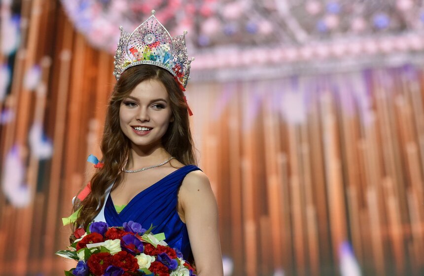 Одна из задач конкурса – создать из обладательницы короны "Мисс Россия" символ новой, успешной, красивой, интеллектуальной и развивающейся России