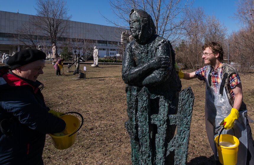 По словам Петра Бирюкова, в 2017 году в городских субботниках приняли участие около 2,5 миллиона жителей и гостей столицы.