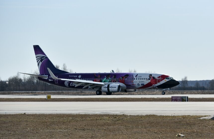 На борту находились более 100 пассажиров, которым предоставили скидки на билеты от 35 до 50 процентов