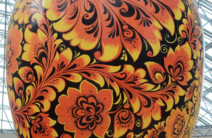 В "Афимолл Сити" проходит выставка гигантских матрешек 9 фото