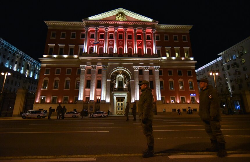 Следующим этапом станет тренировка военной техники. Ночные репетиции пройдут 26 апреля и 3 мая