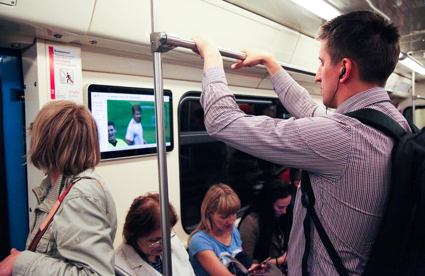 Любители футбола теперь не пропустят ни один матч, если окажутся в эту минуту в метро