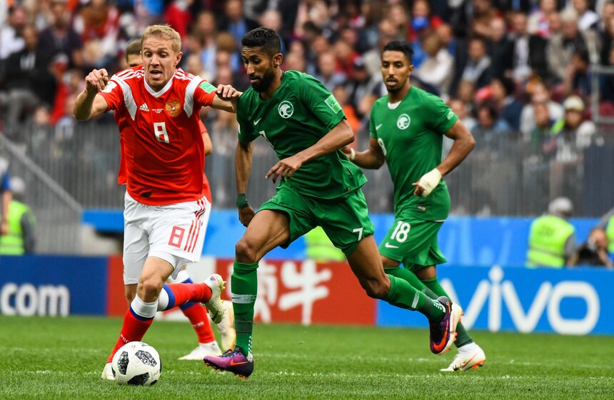 Помогали Питане судьи на линиях Хуан Пабло Белатти и Эрнан Майдана