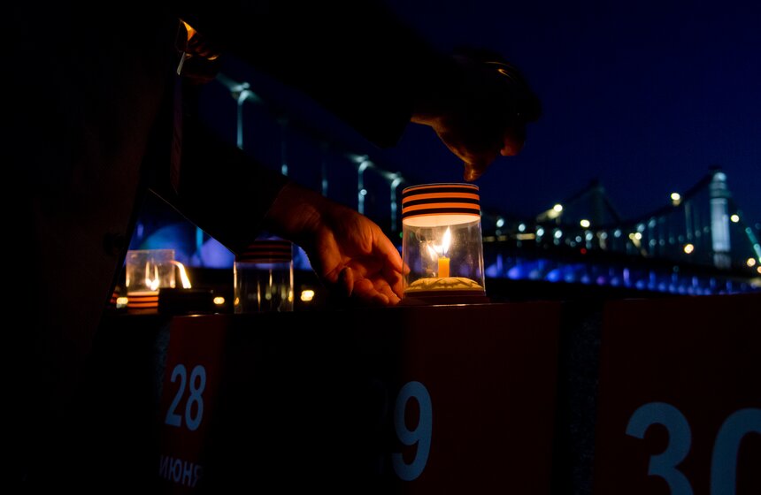 Горящая свеча стала символом мужества и стойкости в борьбе с фашистскими захватчиками