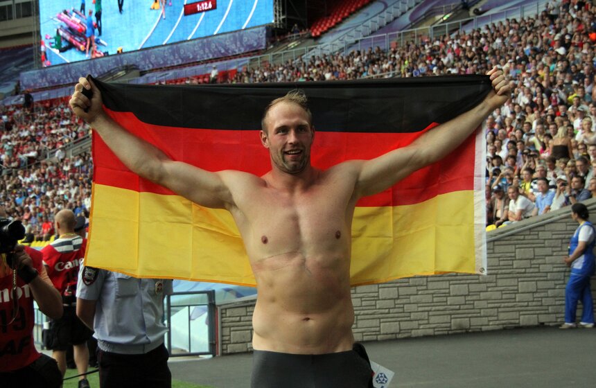 Елена Исинбаева завоевала золотую медаль ЧМ по легкой атлетике 9 фото