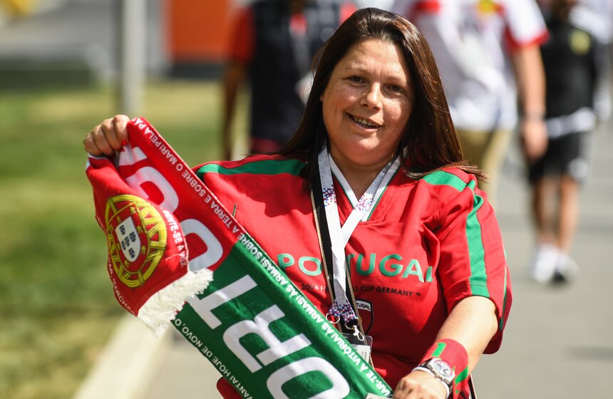 Португалоговорящие болельщики объединились и вместе поддерживали Криштиану Роналду