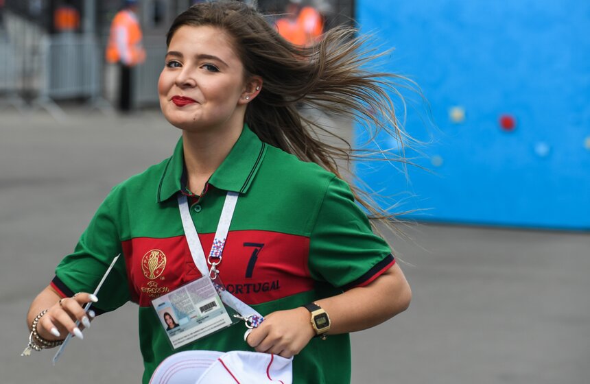 Болельщики мчались в "Лужники", полные надежд в отношении любимой команды