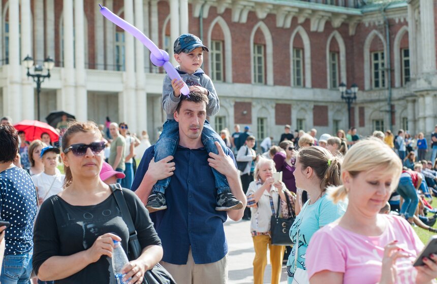 Для женщин прошли мастер-классы по нанесению макияжа