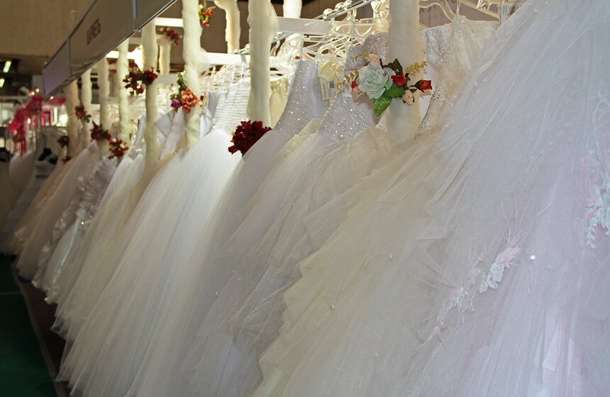 На ВВЦ открылась выставка свадебной моды 19 фото