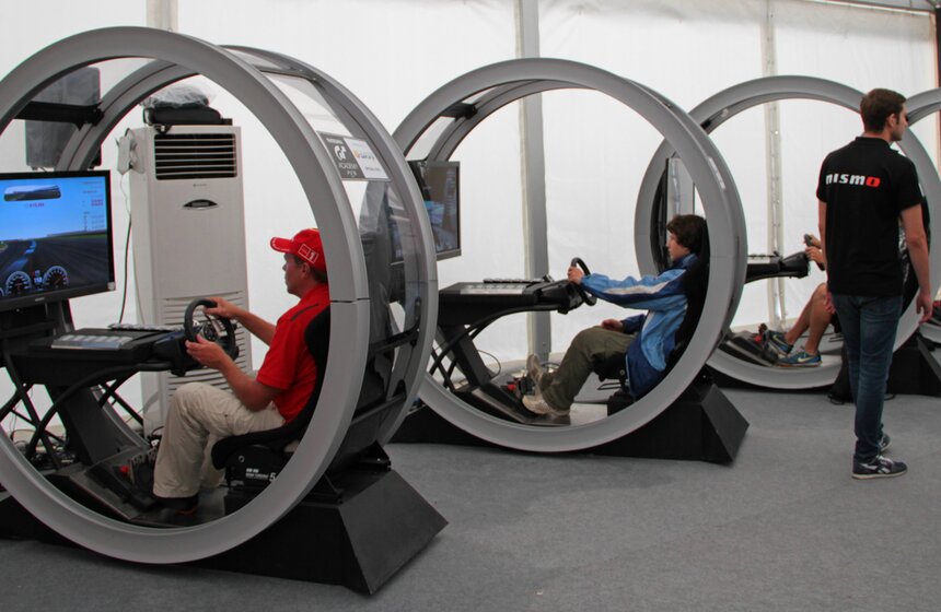 В столице завершилось автошоу Moscow City Racing 12 фото