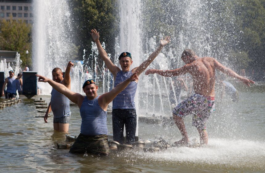 В Парке Горького отметили день ВДВ 5 фото