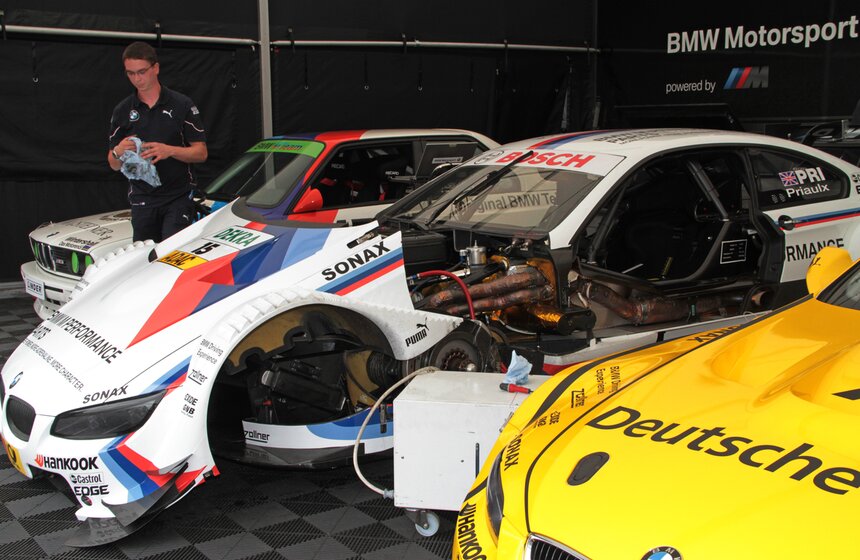 В столице завершилось автошоу Moscow City Racing 22 фото