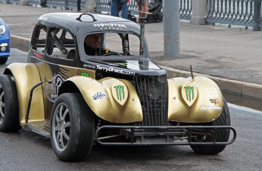 В столице завершилось автошоу Moscow City Racing 24 фото