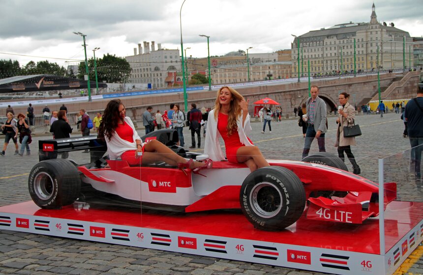 В столице завершилось автошоу Moscow City Racing 8 фото