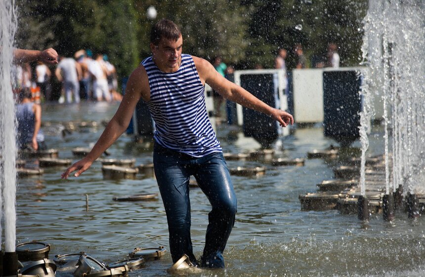 В Парке Горького отметили день ВДВ 2 фото