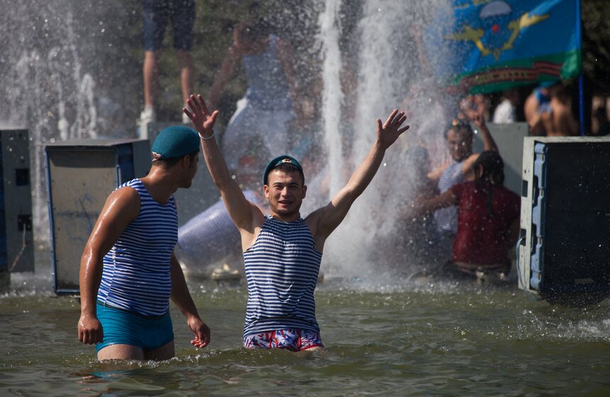В Парке Горького отметили день ВДВ 18 фото