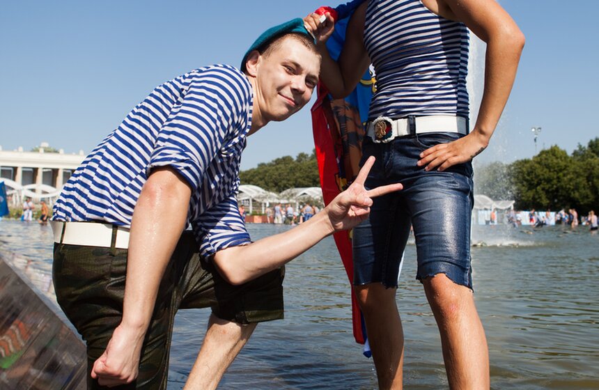 В Парке Горького отметили день ВДВ 16 фото