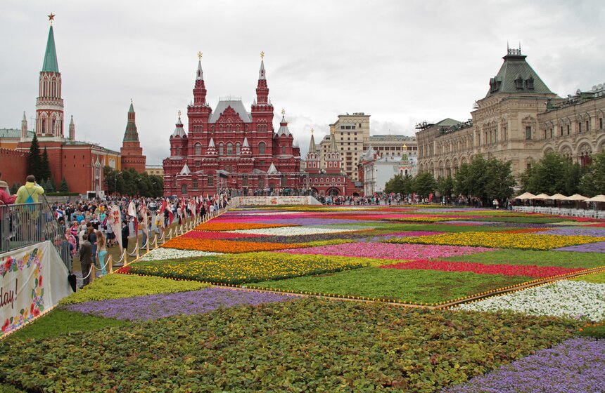 Выставка цветов открылась на Красной площади 8 фото