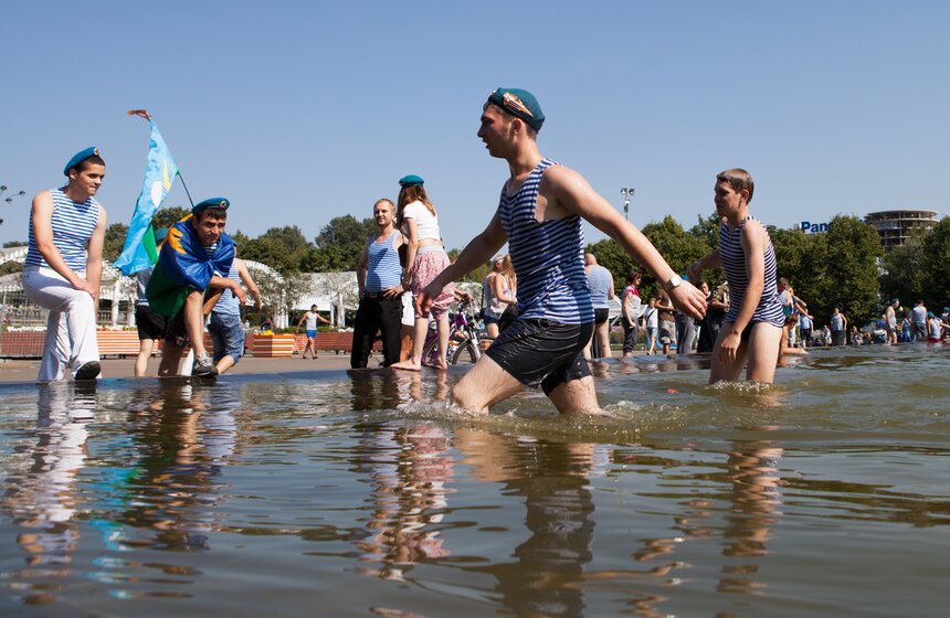 В Парке Горького отметили день ВДВ 7 фото