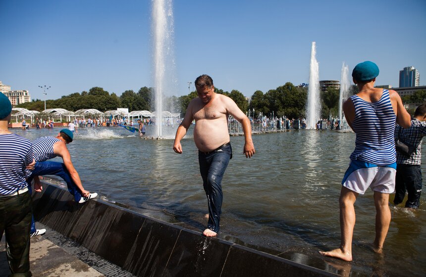 В Парке Горького отметили день ВДВ 15 фото
