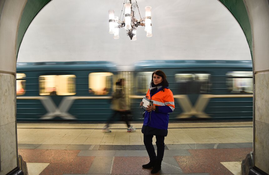 Контроль воздуха пассажирских помещений на содержание двуокиси углерода проводят трижды в месяц на всех станциях