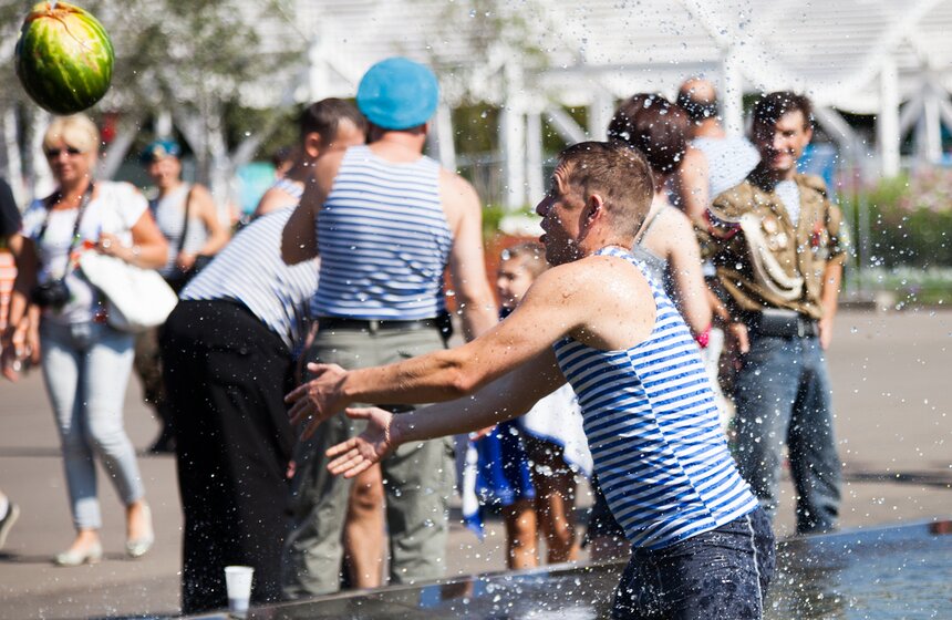 В Парке Горького отметили день ВДВ 12 фото