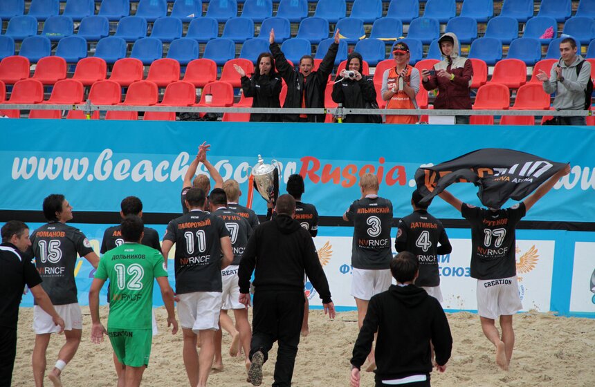 Чемпионат России по пляжному футболу завершился в столице 21 фото