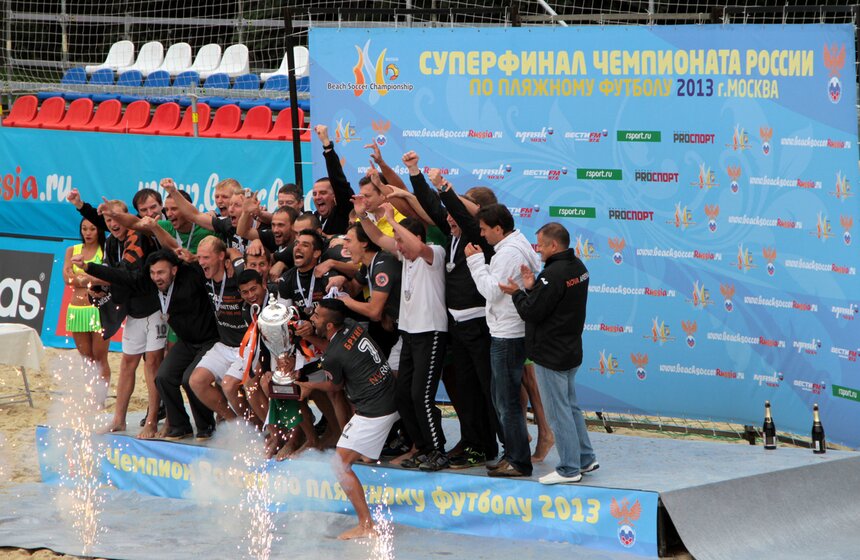 Чемпионат России по пляжному футболу завершился в столице 20 фото
