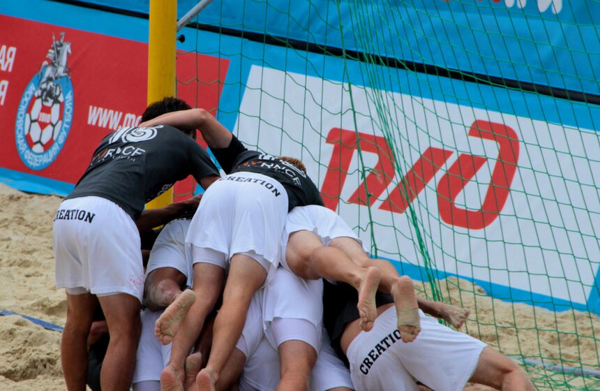 Чемпионат России по пляжному футболу завершился в столице 19 фото