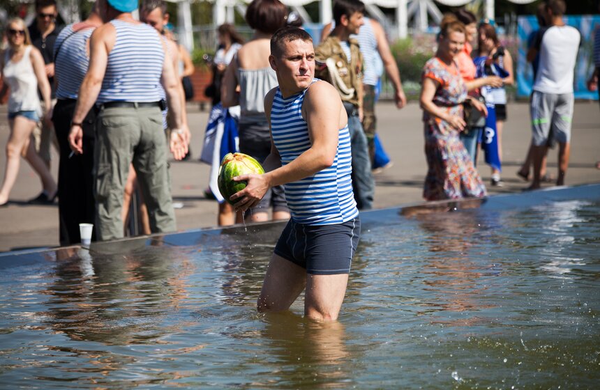 В Парке Горького отметили день ВДВ 11 фото