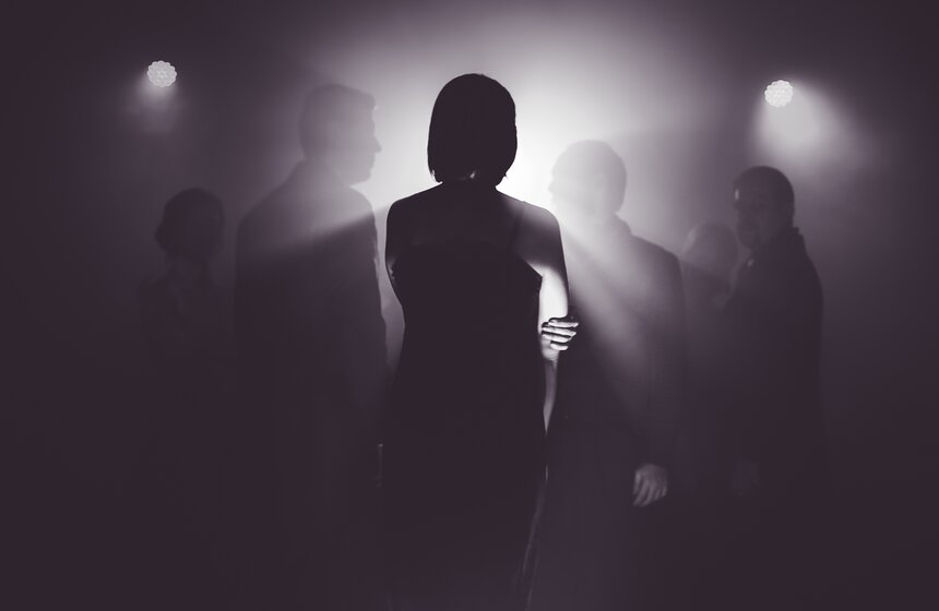 Дом является местом событий и хранителем тайн его героев