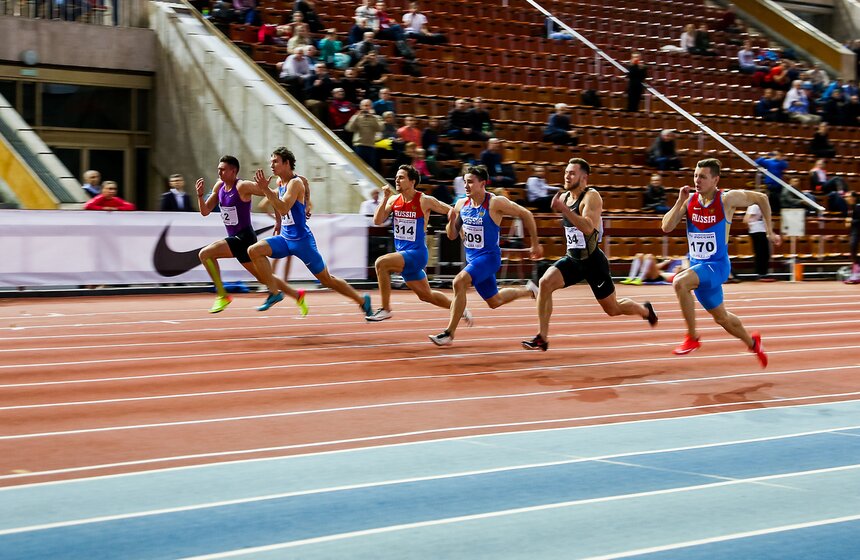 Мужской забег на чемпионате России по легкой атлетике в помещении.