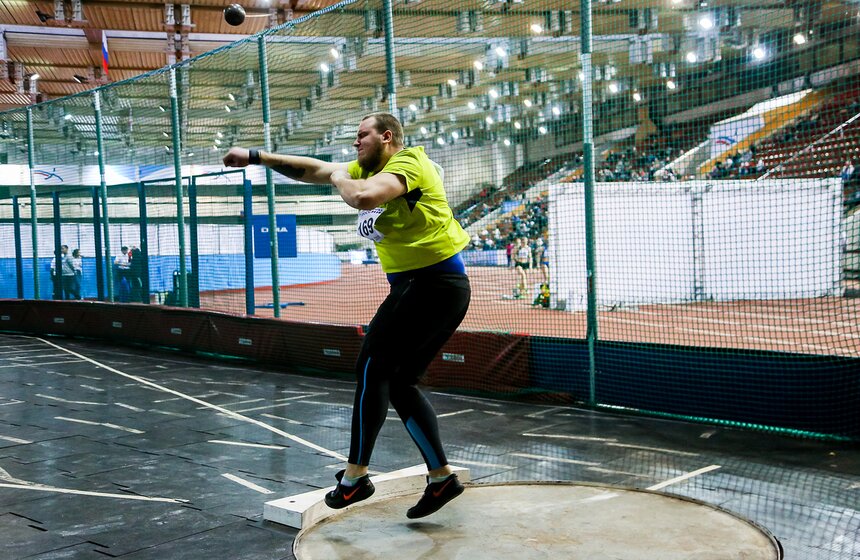 Метание ядра у мужчин на чемпионате России по легкой атлетике в помещении.