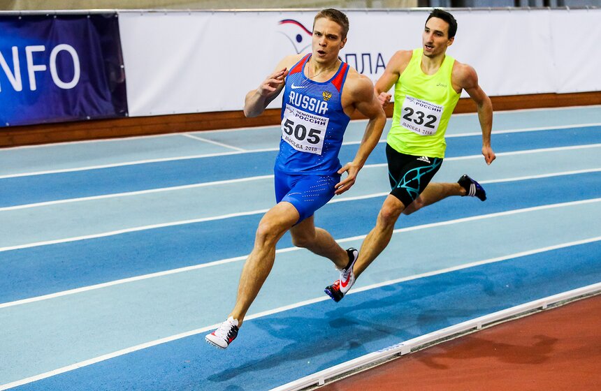 Участники соревнований чемпионата России по легкой атлетике в помещении