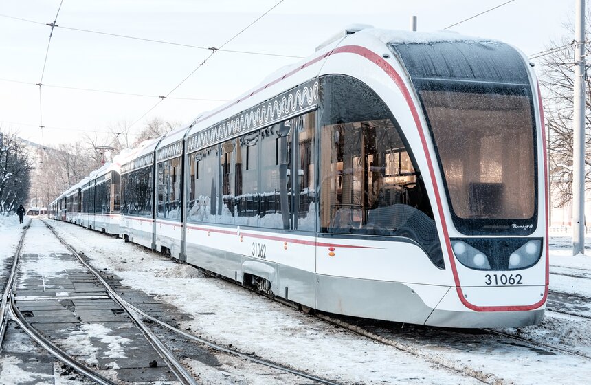 Белорусская делегация посетила трамвайное депо имени Баумана. В рамках визита делегаты осмотрели новые трамваи "Витязь – М".